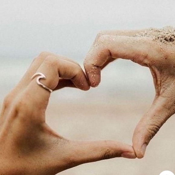 Ocean Wave Rose Gold Ring Size 8 - Picture 1 of 10